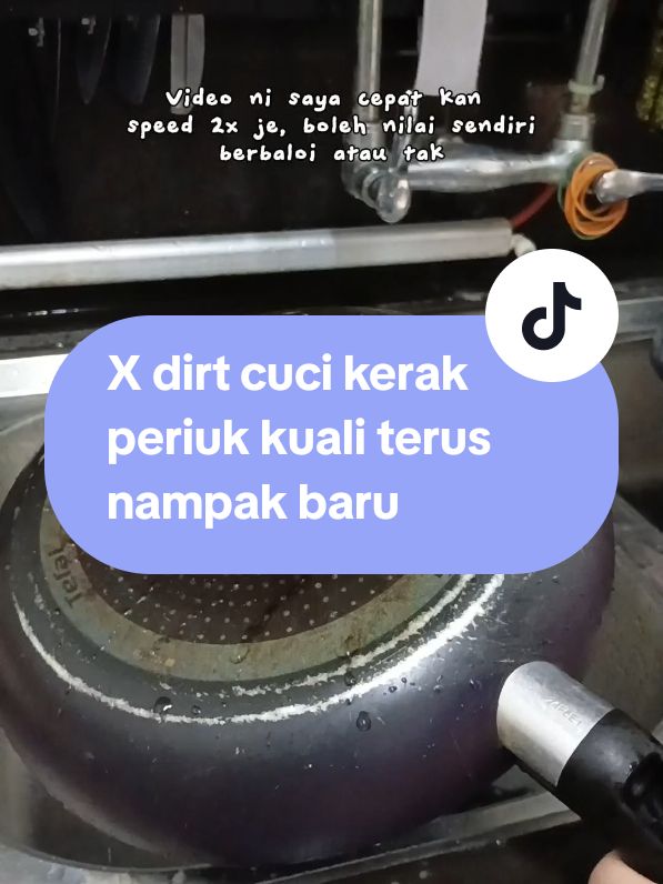 Berbaloi tak tak sampai seminit boleh hilangkan kerak periuk dengan x dirt ni. Untuk kerak tebal biarkan dulu 2-3jam. #xdirt #cuciperiuk #kerakkuali #janjibestdeal 