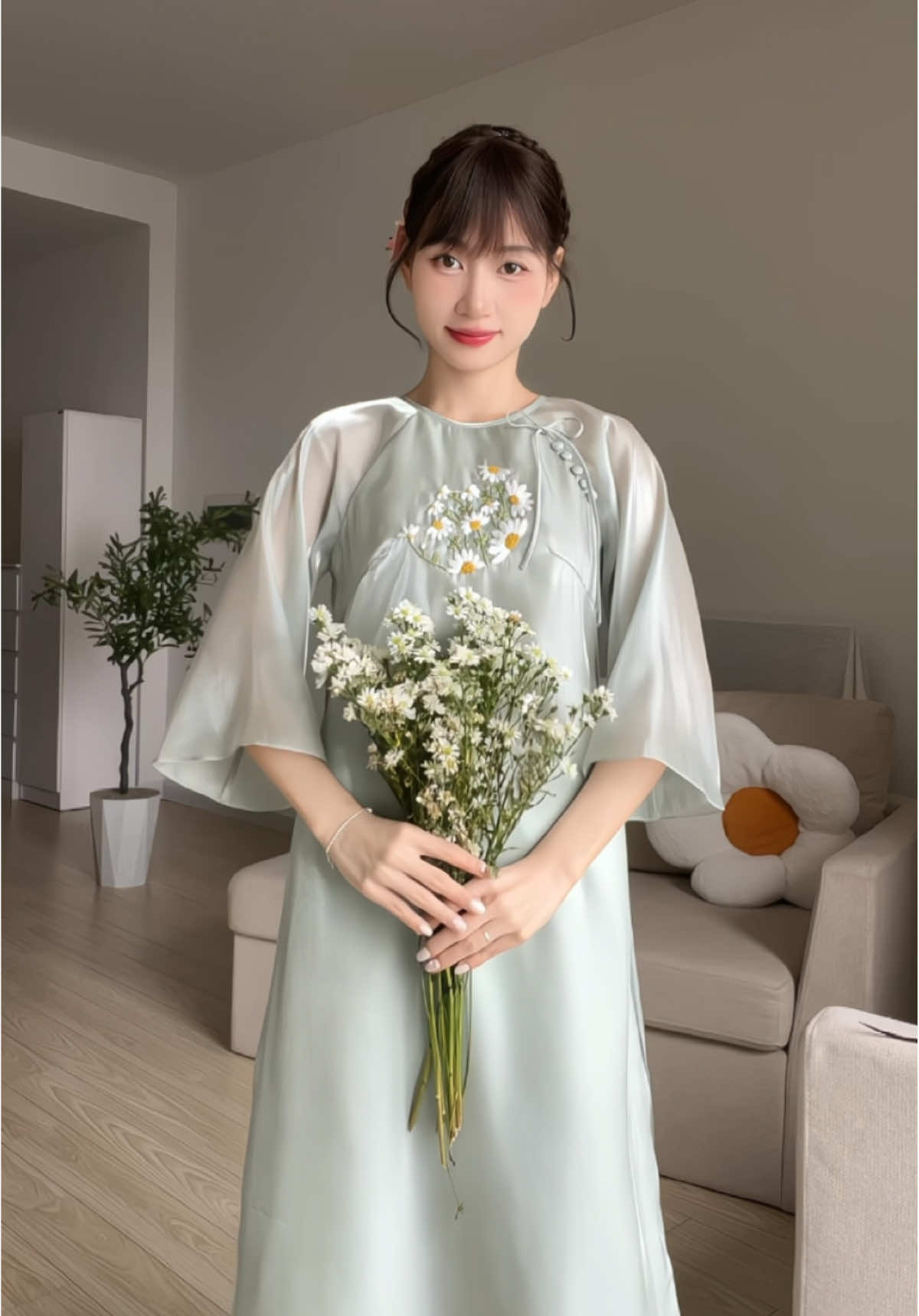 Thấy diệu thấy xinh yêu quá đi 🌼✨✨ #tiela #aodai #goclamdep #LearnOnTikTok #vulaci #fyb #tết 