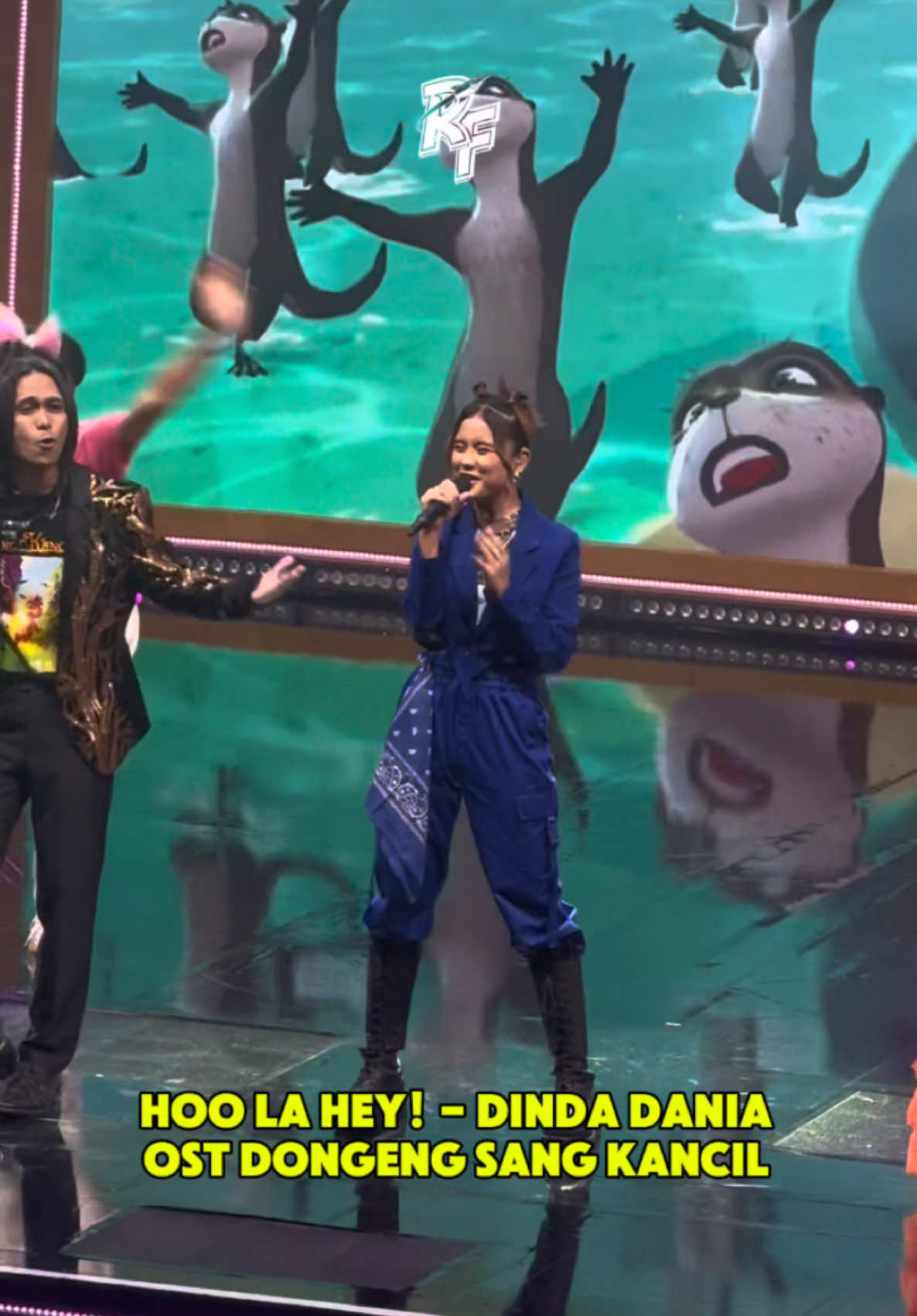 Bestnyaaa lagu ni, kita dah melompat lompat dengar @Dinda Dania  nyanyi lagu ‘Hoo La Hey!’ dekat Festival Filem Malaysia ke-39 😍❤️🐰 #RFE #RocketfuelEntertainment #DindaDania #DongengSangKancil