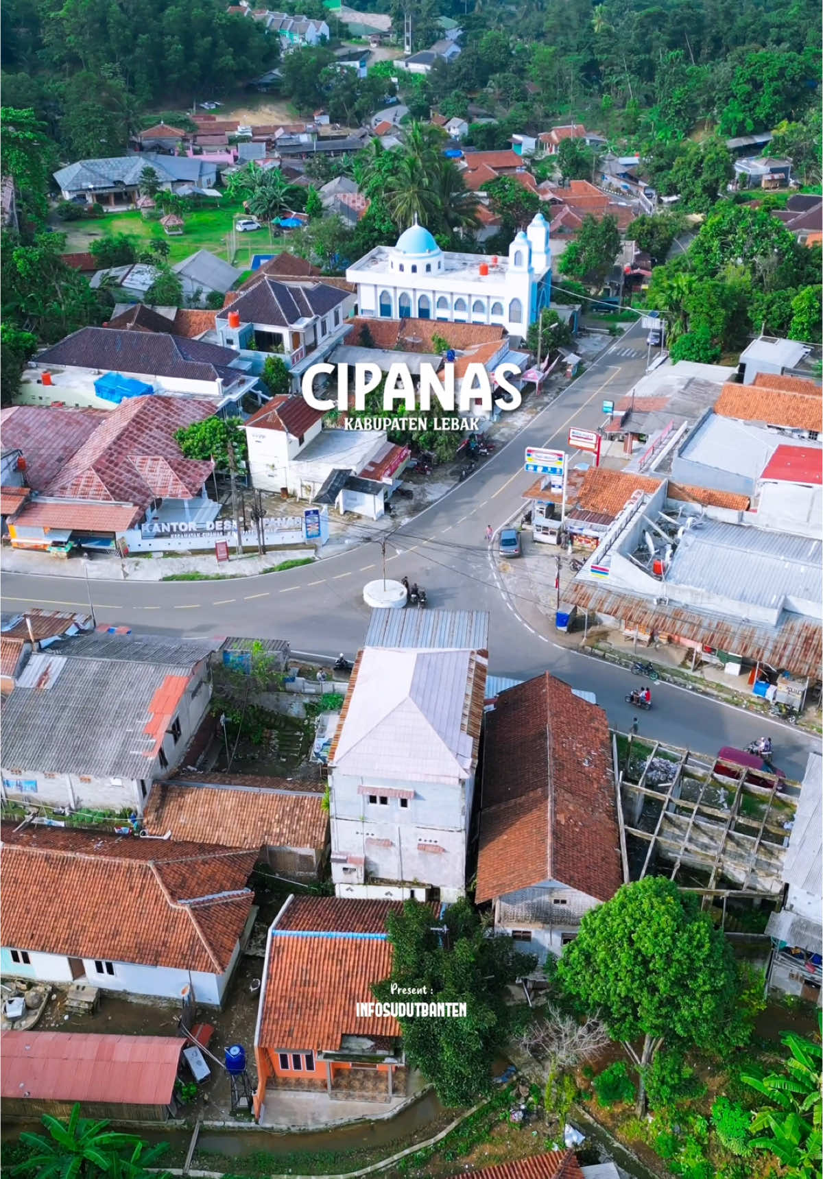 VIEW SORE DI CIPANAS LEBAK Kecamatan Cipanas memiliki letak cukup strategis karena merupakan kecamatan paling timur di Kabupaten Lebak, Banten. Kecamatan Cipanas berbatasan langsung dengan Kecamatan Jasinga, Bogor, Jawa Barat. Jarak dari pusat kota Rangkasbitung kurang lebih 36 Km. Pusat keramaian di kecamatan Cipanas berada di Pasar Gajrug (Desa Bintangresmi) yang merupakan pusat perbelanjaan bagi warga Cipanas, juga merupakan letak kantor-kantor pemerintahan seperti kantor Kecamatan, KUA, PLN dan bank. Cipanas memiliki wisata unggulan yang sangat terkenal yaitu pemandian Air Panas Tirta Lebak Buana dan Savana Batu Kancah Warga cipanas sini merapat #infosudutbanten #rangkas #rangkasbitung #rangkasbitung #rangkasbitungbanten #rangkasbitunglagi #cipanas #cipanaslebakbanten #gajrug #gajrugbanten #rangkasbitunglebak #lebak #lebakbanten #lebak_banten #lebakunique #lebakunique #lebakbanten_hits #banten #bantenpride #fyp #fypage #fypp #fypシ゚ #fypdong #fyppp #fypgakni #fypツ #fypviralシ 