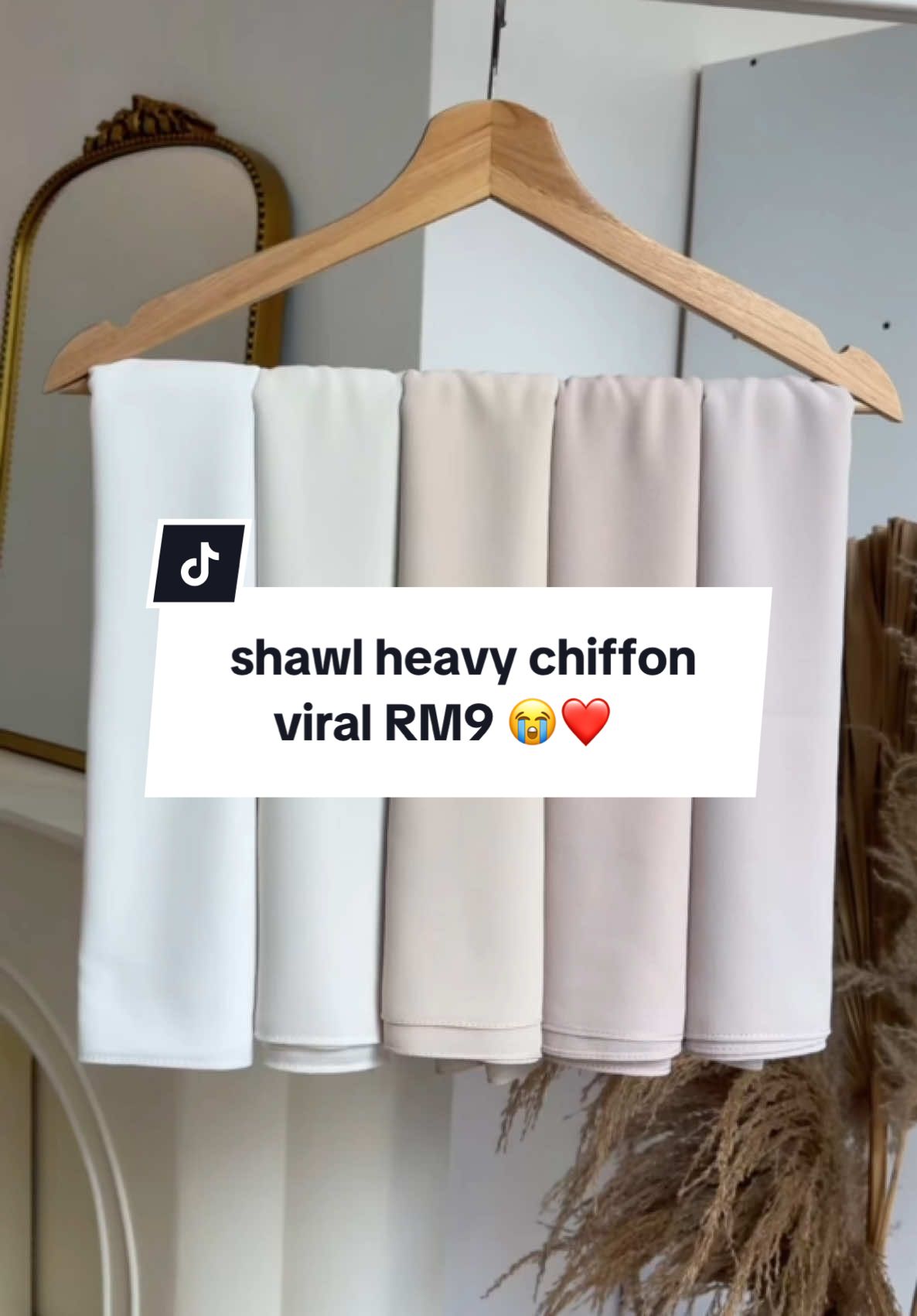 rupanya ramai dah terkena ya sampai checkout 5 helai sbb nak dapat free lagi 1 🙊 #shawlheavychiffon #shawlchiffon #chiffonshawl #shawlmurah #shawlmurah #tudungviral #shawlviral #shawlnudecolour #pastelcolourshawl #shawlbrowncolour 