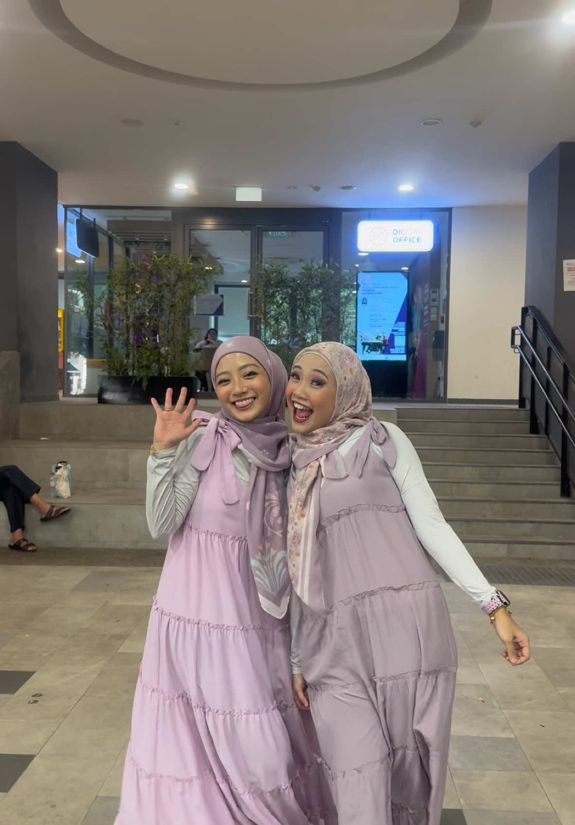 coincidentally matching w my forever awok tengah partner 🥰💜@Putri 