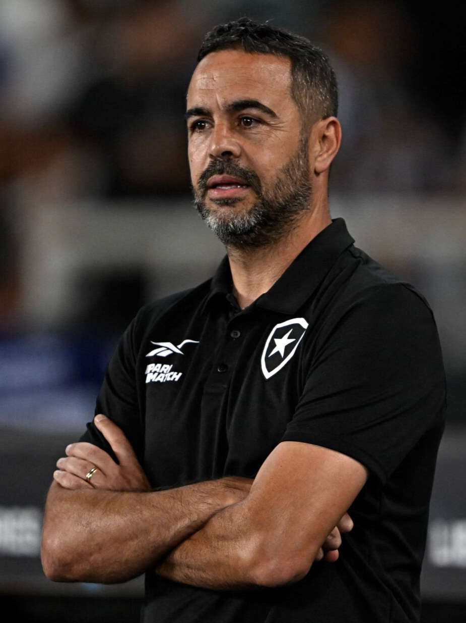 ARTUR JORGE FALA SOBRE O DESEMPENHO DE SAVARINO CONTRA O INTER #botafogo #futebol #savarino #internacional #brasileirao