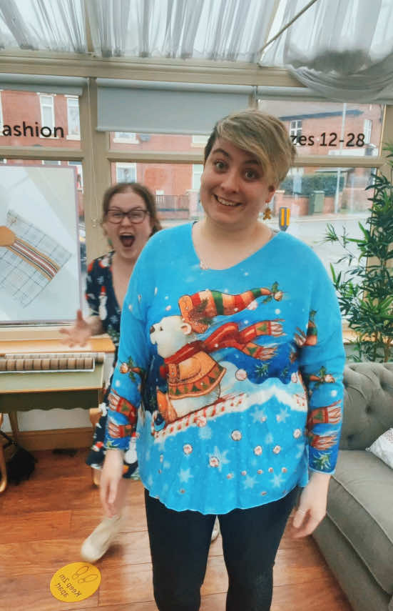 OMG SANTA! 🎅 #christmas #christmasjumper #fyp #santa #santacoming  #trend #trending #viral_video #funny 