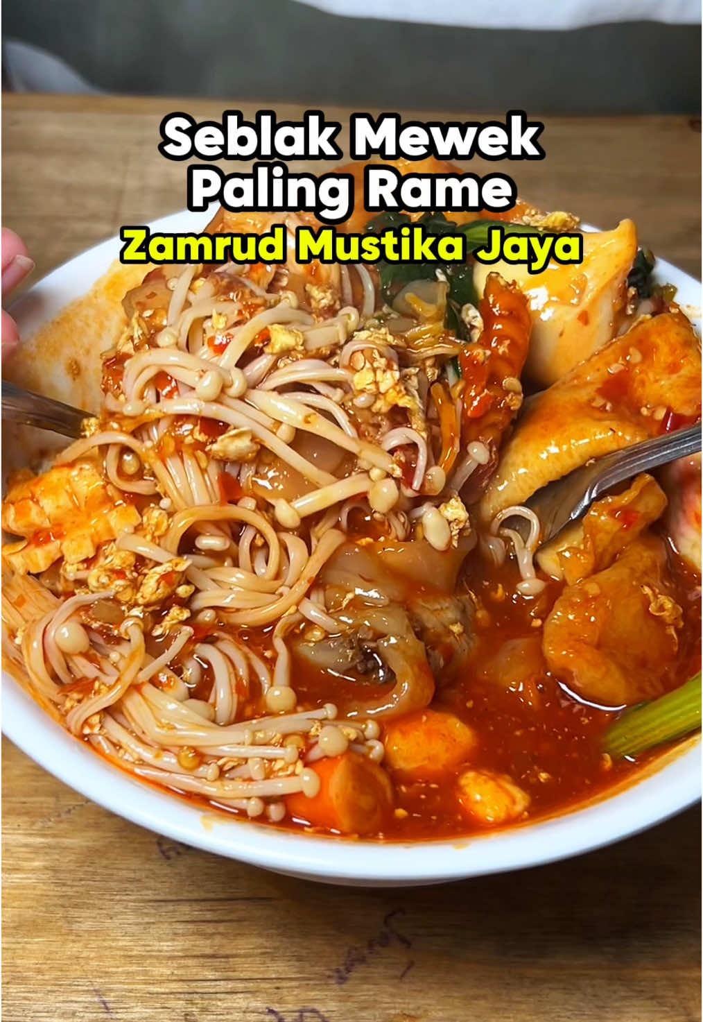 Kuliner Seblak mewek ternyata enak wooy, warga Bekasi wajib cobain !! #kulinerbekasi #seblak #seblakmewek #kulinerjabodetabek #bekasi 