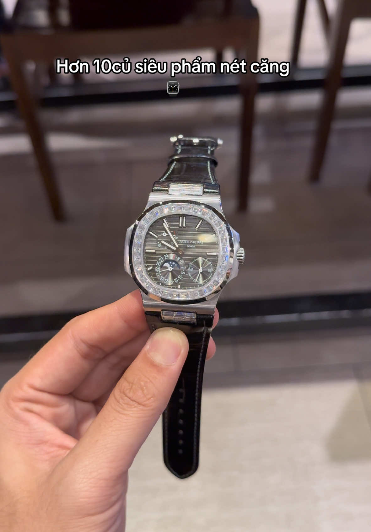 Cầm cây Patek 5724 xám grey mà chủ tịch nào mơ ước ⌚️ Trẻ chung sang trọng ! #dongho #hungtrangsuc #phanhungluxury #xuhuong #fyp 