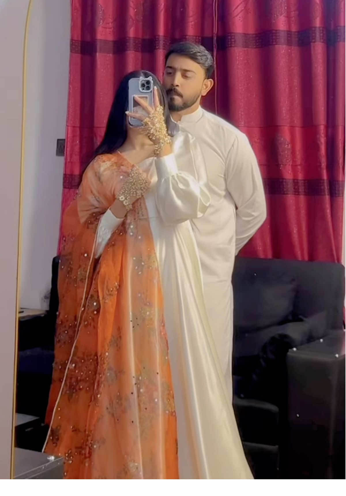 @Abid Dx 🤍🧡#CapCut #foryoupage #foryou #zoyakanwal4004 #1m #viral #pinterest #outfit #couple 