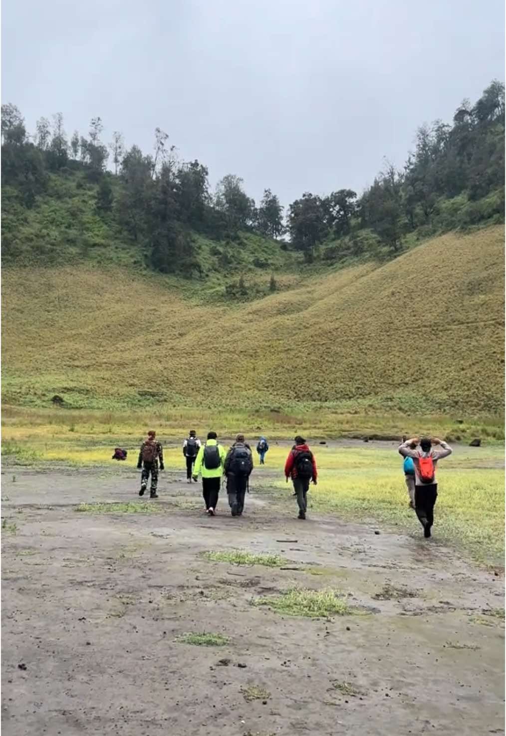 Setelah survei dan pembersihan jalur sepertinya sudah saatnya untuk dibuka kembali , Are you ready? #tnbts #tnipolri #bpbdjatim #bnpb #polhut #ranukumbolo 