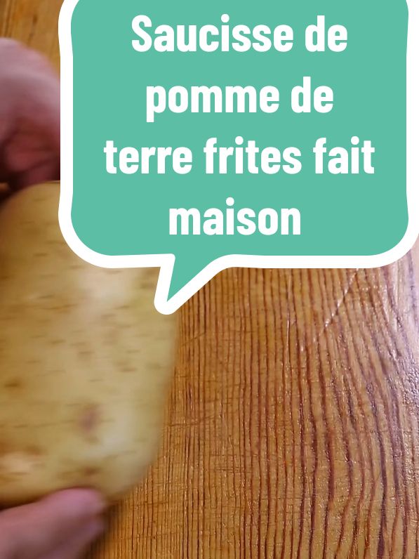 #creatorsearchinsights  très bonne Saucisses de pommes de terre frites fait maison #pommedeterre#saucissepomme#cuisinetiktok#tiktokfood#papyfoody#chipsdepommedeterre pratique: 1. Épluchez les pommes de terre, coupez-les en fines tranches et laissez-les tremper dans l'eau salée pendant 20 minutes. 2. Enveloppez la saucisse avec deux tranches de pomme de terre et fixez-la avec des cure-dents. Faites chauffer 3,7 % d'huile dans une poêle et faites-la frire jusqu'à ce qu'elle soit dorée, puis ajoutez la poudre de chili, le sel et le poivre. 