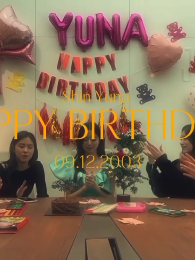 Happy birthday Shin Yuna🎊🎂🎉 09.12.2003-09.12.2024 #yuna#yunaitzy#shinyuna#kpop#itzy#koanh_@ITZY  #foryou#viral#trending 