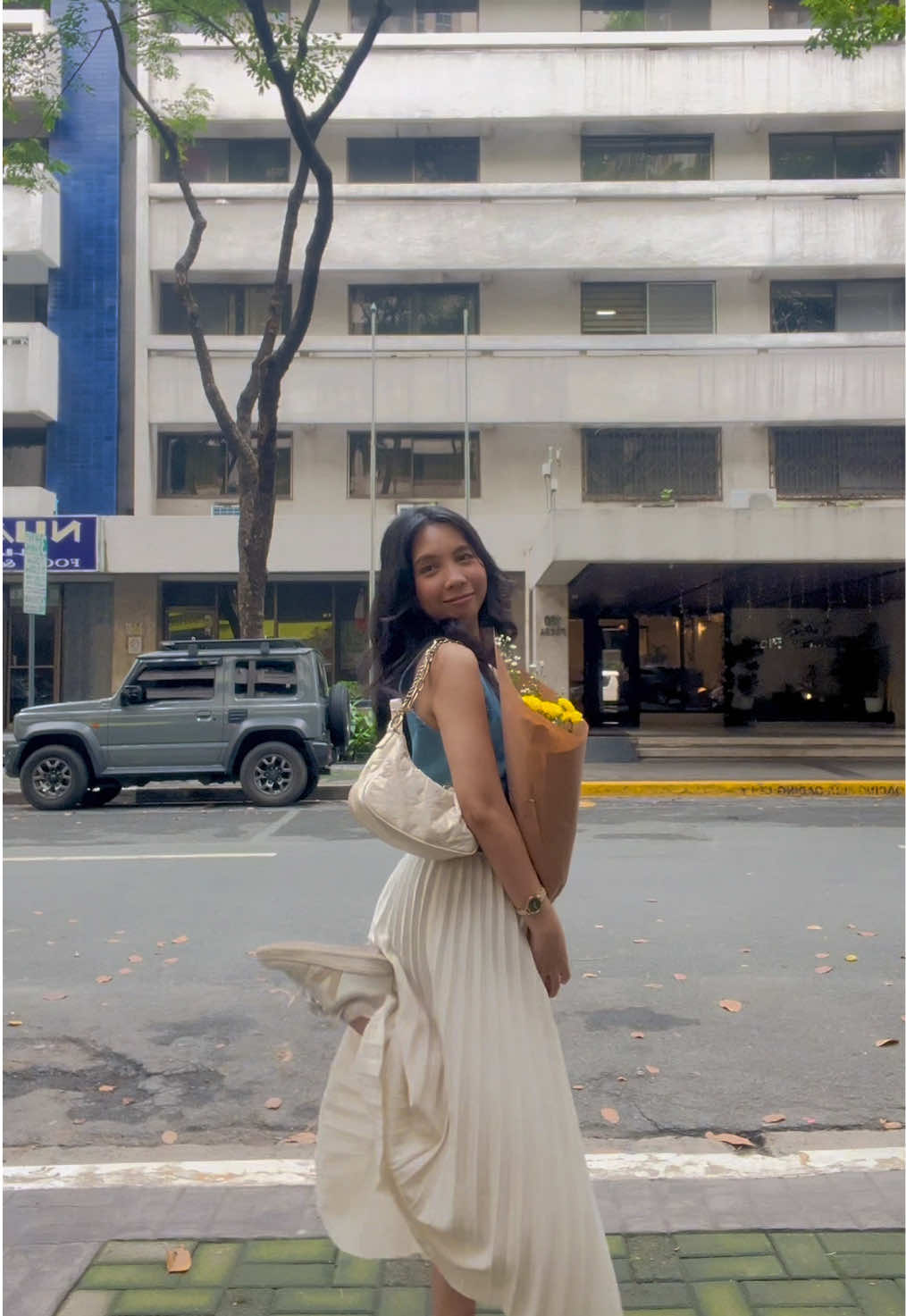 just me, my cute outfit, and lil camera strolling around makati 🤍 oh and flowers from legazpi sunday market 💐 #OOTD #outfitinspo #fitcheck #makati #fashiontiktok #outiftideas 