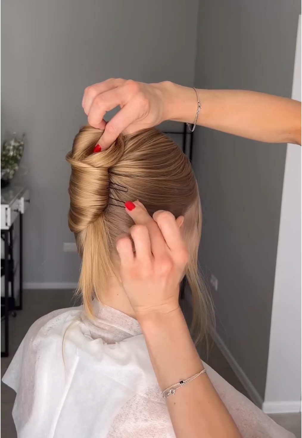 😍 yes or no ? beautiful hair tutorial by @esse_beauty_school ✍️✍️No copyright infringement was intended. If you are the author of this video and do not want your video to be posted on this page, please contact me in DM and your video will be deleted as soon as possible. Thank you ✍️✍️#hairtutorial #videohair #prettyhairstyles #hairstyletutorial #braidtutorial #tutorialvideo #hairstyleideas #hairvideoshow #hairtransformation #hairvideo #hairideas #hairstyle #tutorialhairdo #cutehairstyles #tutorialhair #hairoftheday #hairvideotutorial #braidsofinstagram #hairdecoration #hairstylevideo #hairacademytv #hairvideoshow