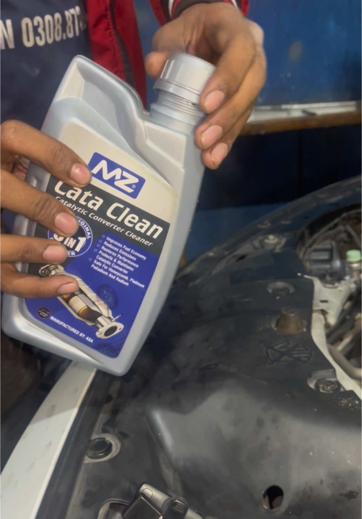 Oxygen sensor cleaning with Cata Cleaner #alsharifauto #clean #oxygensensor #car #shani #carmechanic #repaircar #mz #cataclean 