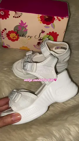 Perfect for christmas gift!!🤩🩷✨ #sandalforkids #sandals #wedgesandals #fyp #foryou 