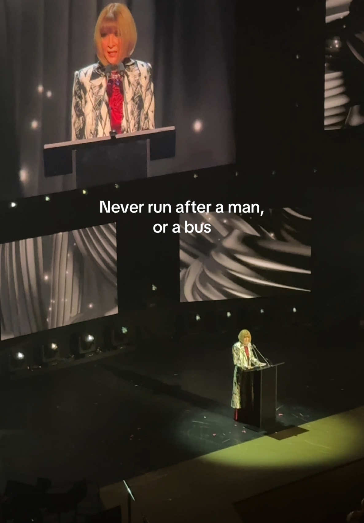 I fear queen Anna ate with these words of Wisdom at the British Fashion Awards on Monday night. 💅🏼 #bfas #britishfashionawards #annawintour #vogue #voguemagazine #wordsofwisdom @British Vogue @LONDON FASHION WEEK 