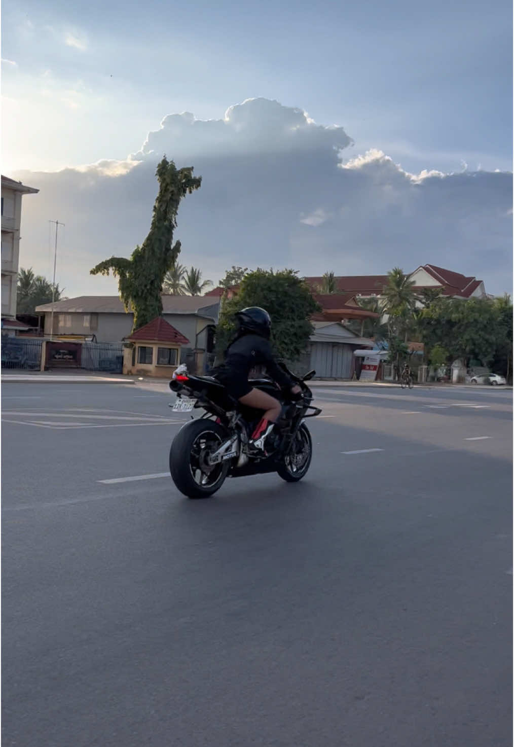 ចិនដែរតែចិនខ្មៅ🤣🖤#fyp #cbr600rr #motorcycle #biker #motogirl #bikergirls #bikelife 