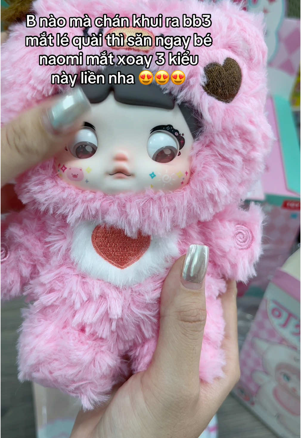 Unbox bé naomi xoay được 3 kiều mắt, làm móc khoá cưng lắm lun 😙 #phụkiệncaolãnh #accessories #dễthương #túimù #blindbox #babythree #gift #naomi 