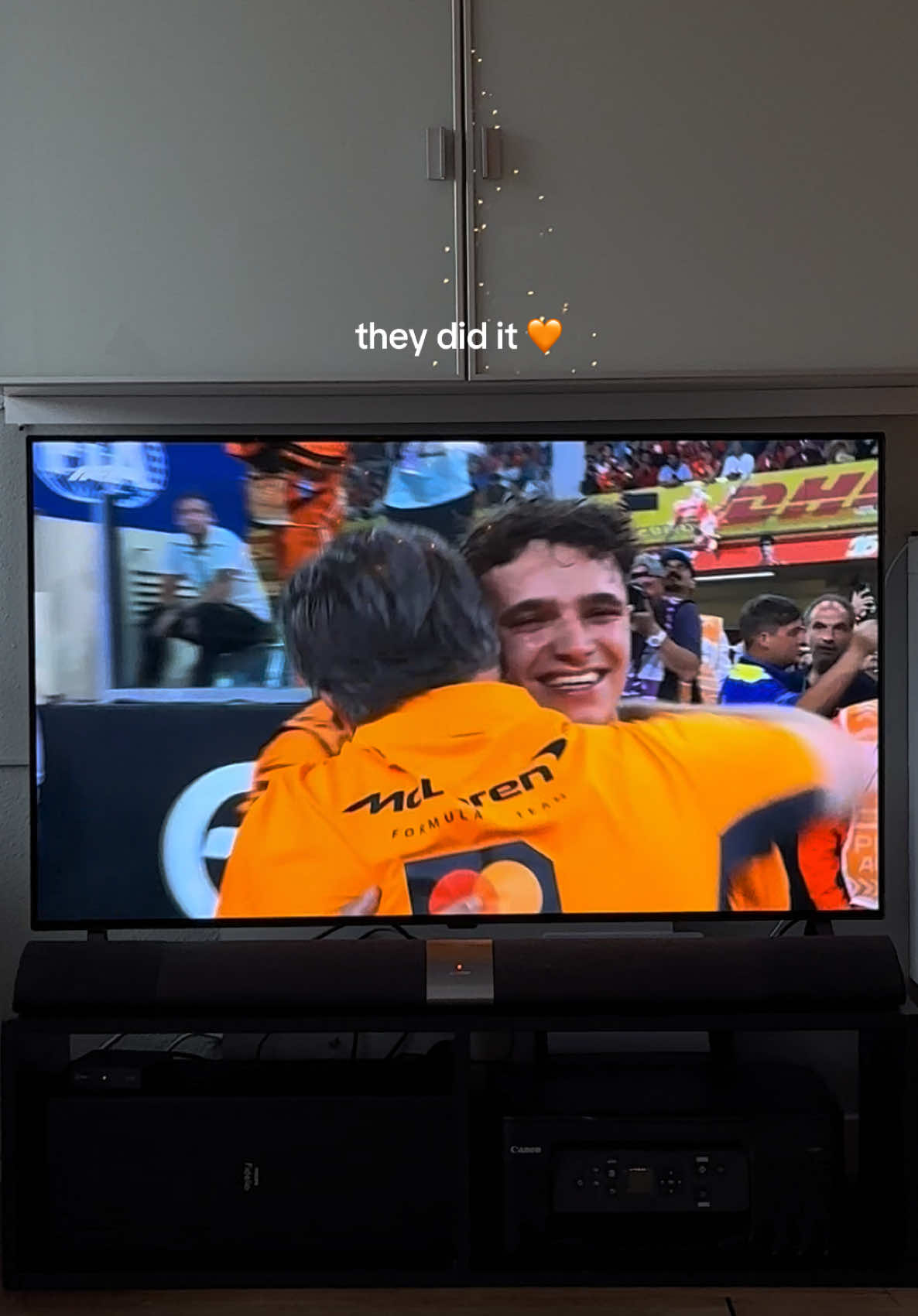 Worldchampions @McLaren 🧡 #fy #mclaren #fyp #landonorris #oscarpiastri 