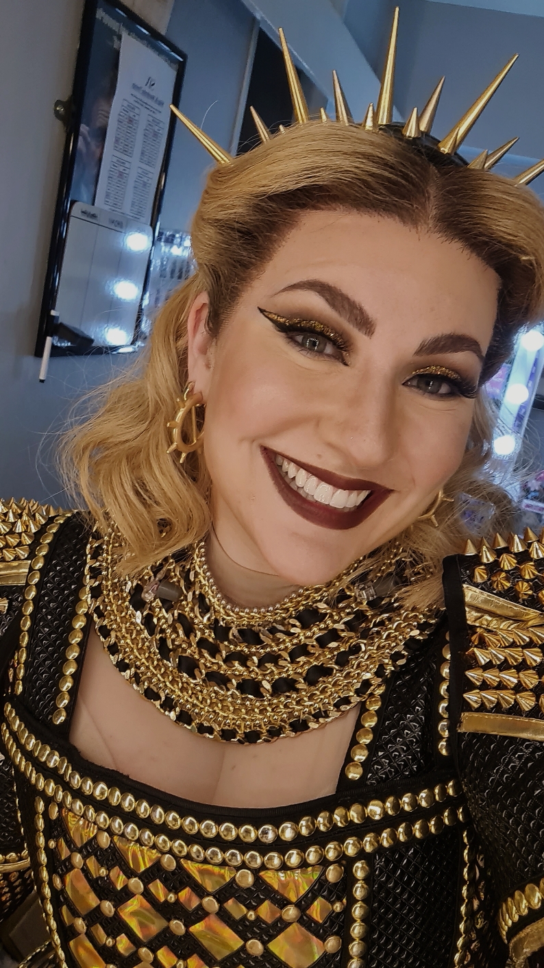 GRWM for my 200th show in @SIX 👑 at Londons Vaudeville Theatre as Catherine of Aragon 💛 . . . #fyp #foryoupage #six #sixthemusical #catherineofaragon 