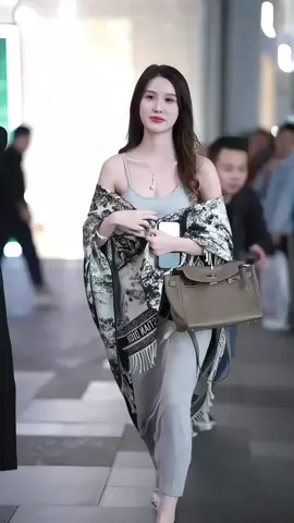 Beautiful girl wearing a dress 💃【抖音】 #stunninggirl #douyinchinesegirl #douyin #tiktok #beautifulgirl #chinesebeauty #model #StreetFashion #fyp #sexylady #douyinfashionstreet #beautiful #beautifulmoments #streetfashiongirl #music #beautifulchinesegirl #trends #dress #newest #hot #slimbody #whiteskin #prettiest #tomboy #feminine #sexybody #dancing #chineseartist #carspg #widehips #bigchest #bigthighs #cutegirl #Chinesegirl #chinesemodellovers 