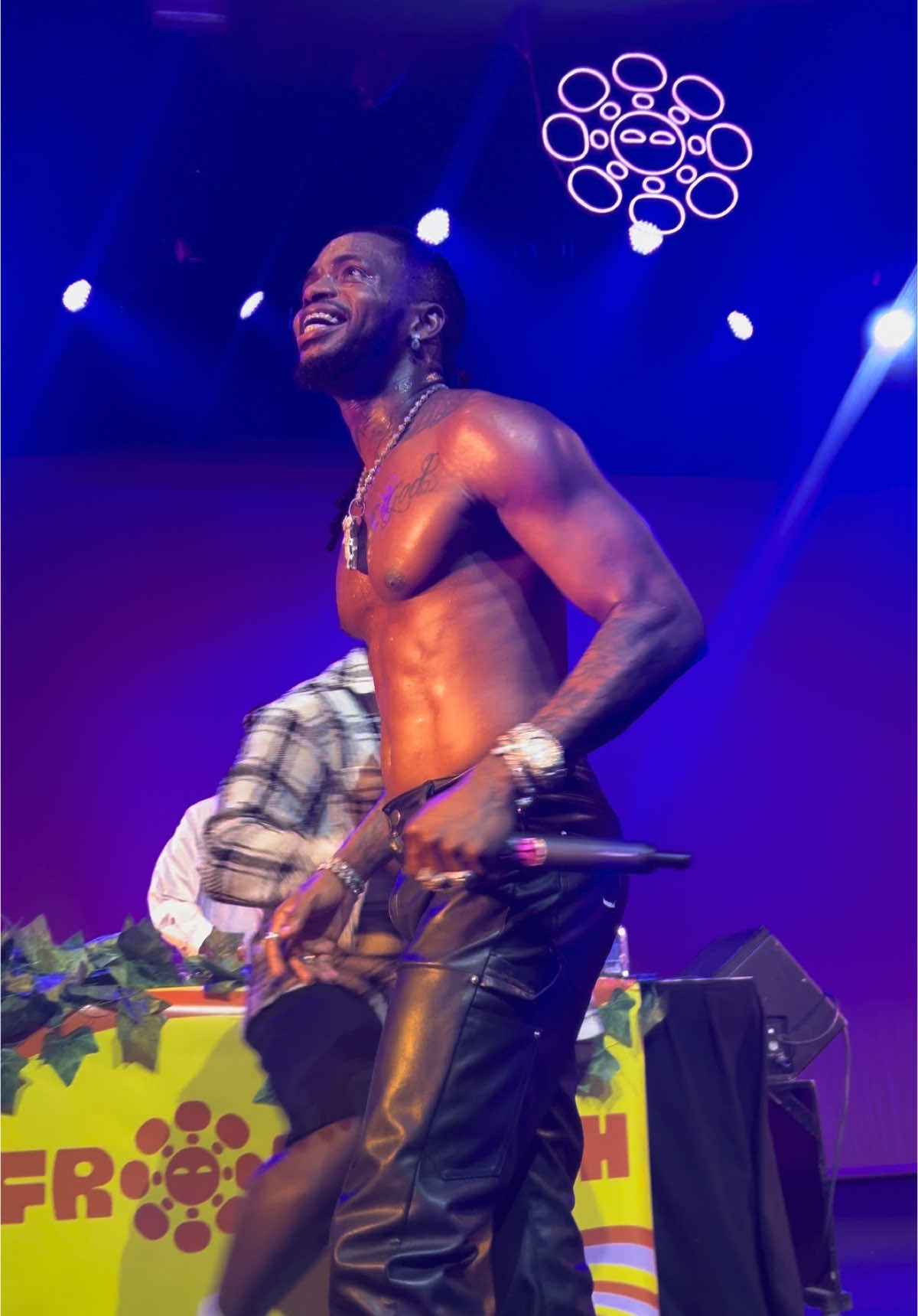 DIAMOND PLATNUMZ PERFORMING IN BARCELONA SPAIN 🔥🔥 #diamondplatnumz #wasafi #simba #liveperformance #tanzania #tanzania🇹🇿 #tanzaniatiktok 