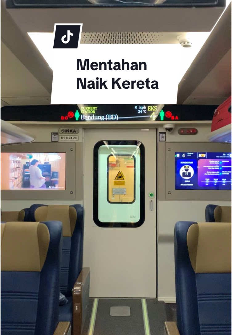 mentahan lg nii gaes 😆 edisi ke kereta makan kereta new generation 😋 . #kai121 #keretaapikita #keretaapi #keretaapiindonesia #railfans #railfansindonesia #lodaya #eksekutif #eksekutifnewgeneration #bandung #solobalapan #shotoniphone #fyp #foryourpage #fypシ゚ #fypviralシ  @KAI121 @Kereta Api Kita 