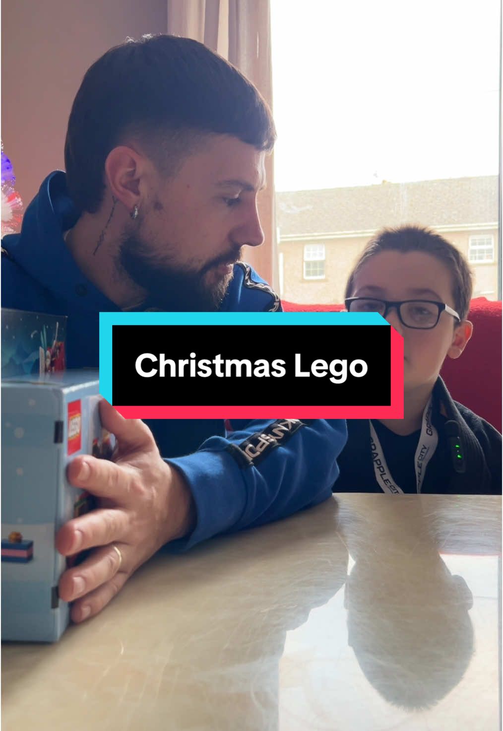 Building lego with Kyran🎄 @LEGO #legotiktok #legoset #christmas #elf #gifted #fatherson #viral_video #fyp