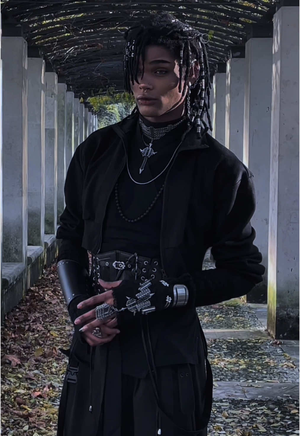 bro thinks he’s a 🥷🥷 —— @_.iiimiii._ x @77INDUSTRY jewelry @Aelfricedenofficial cropped jacket @Stylesock_official linen vest @Nevstudio Official pants @TTDeye Colored Contact Lens lenses Accessories on Amazon storefront  #OOTD #ootdfashıon #darkwear #cyberpunk #streetwear