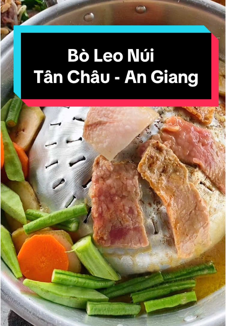 Bò Leo Núi ở cửa khẩu biên giới Việt Nam - Campuchia. Món ngon tại Tân Châu, An Giang #nhadepbonphuong #biengioivietnamcampuchia #biengioivietcam #cuakhau #boleonui #tanchauangiang #amthuctiktok @tuananhdo625 