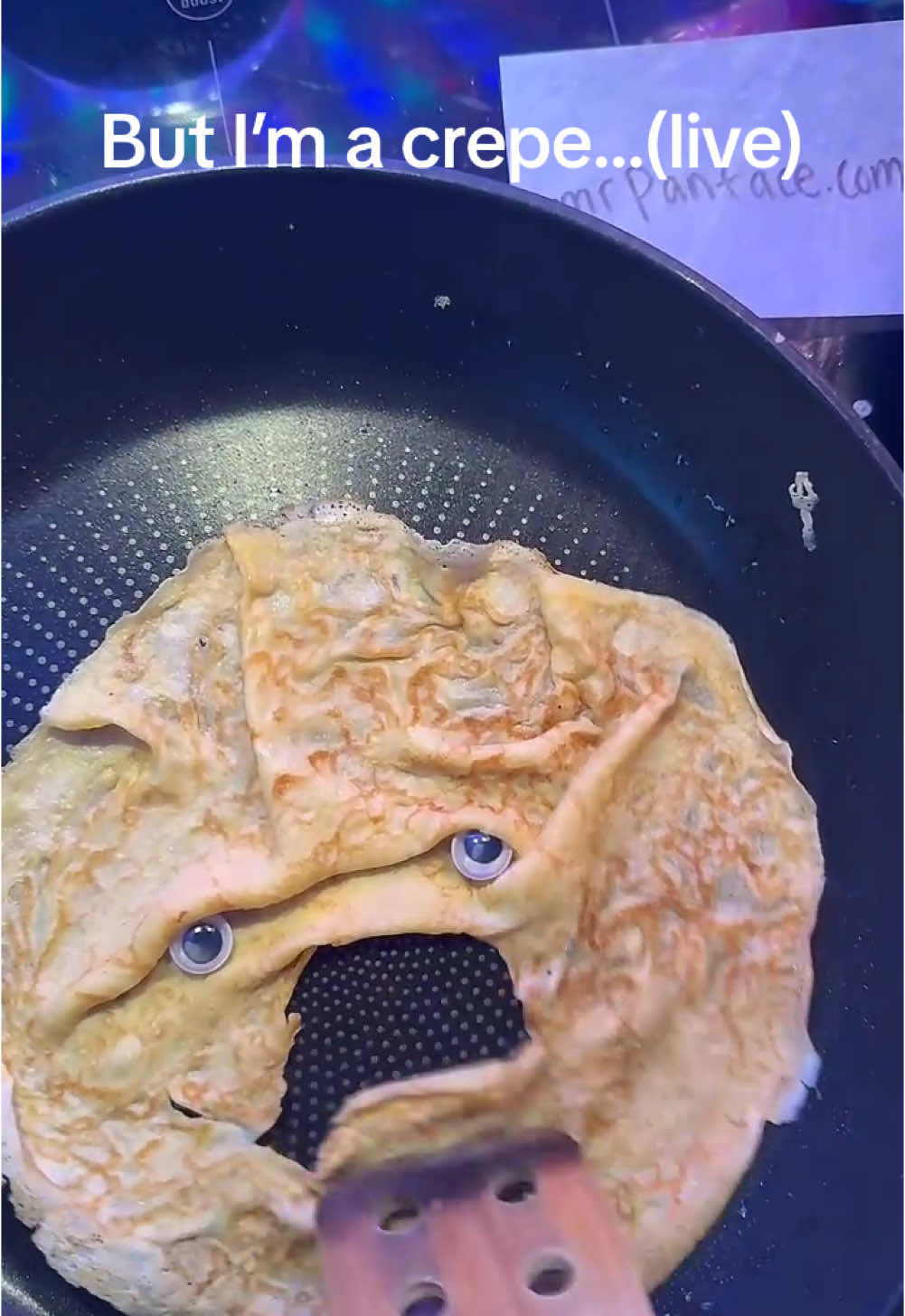 ..I’m a weirdough..🥞👀 @Radiohead #LIVEhighlights #TikTokLIVE #LIVE #crepes #pancakes 