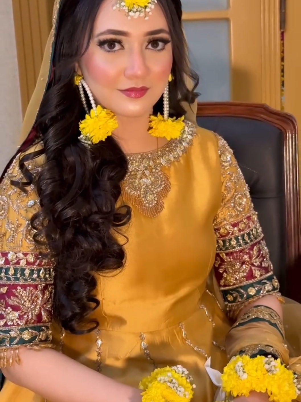 Eman mehndi lookdholki #rajabfamily #emanrajab #rajabkishadi rajab but wedding 💍💍💍wedding functions start yeeahhhhhh #rajabfamily #rajab #😍 #kanwalaftab iqreeb #sistrology #iqrakanwal #sistrology #wedding #emotional #ROMANCE #eyes #nextepisode #pakistani #drama #dramatiktok .#foryou #foryoupage #foryourpage #fyp #fypシ #fypシ゚viral #fypage #fyppppppppppppppppppppppp #viewsproblem #smile #tiktok #trendingtiktok #viral_video #viraltiktok #viral #tiktok #whattowatch #trending #tiktok #goviral #1m #views #toptrending #growmyaccount #1millionaudition #unfrezzmyaccount #unbantiktok #viralvideo 