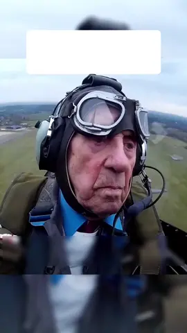 😱❤️The Moment a 96-Year-Old British Veteran from WW2 Flies a Spitfire Again #military #usa🇺🇸 #airforce #pilot #womenpilot #army #plane 