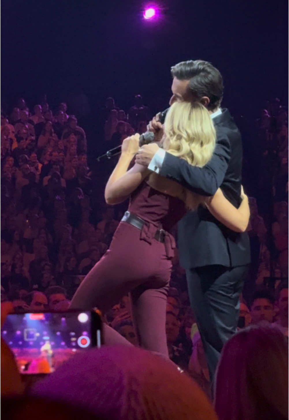 Helene Fischer & Florian Silbereisen mit „Schau mal herein“ #helenefischer #floriansilbereisen #helenefischershow2024 #stumblingin #schaumalherein 