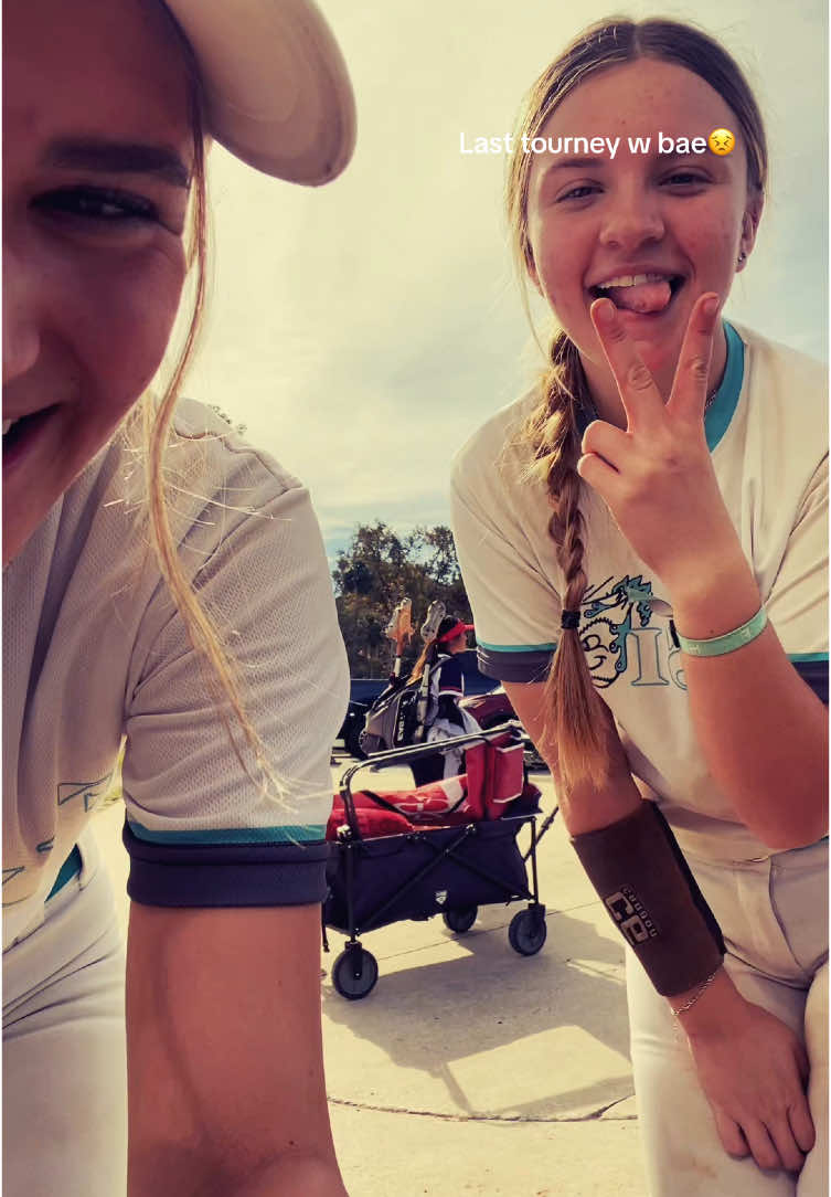 Obvi we are softball players not dancers😇  @taylor 💖                              #softball #tournament #foryoupage #fypシ 