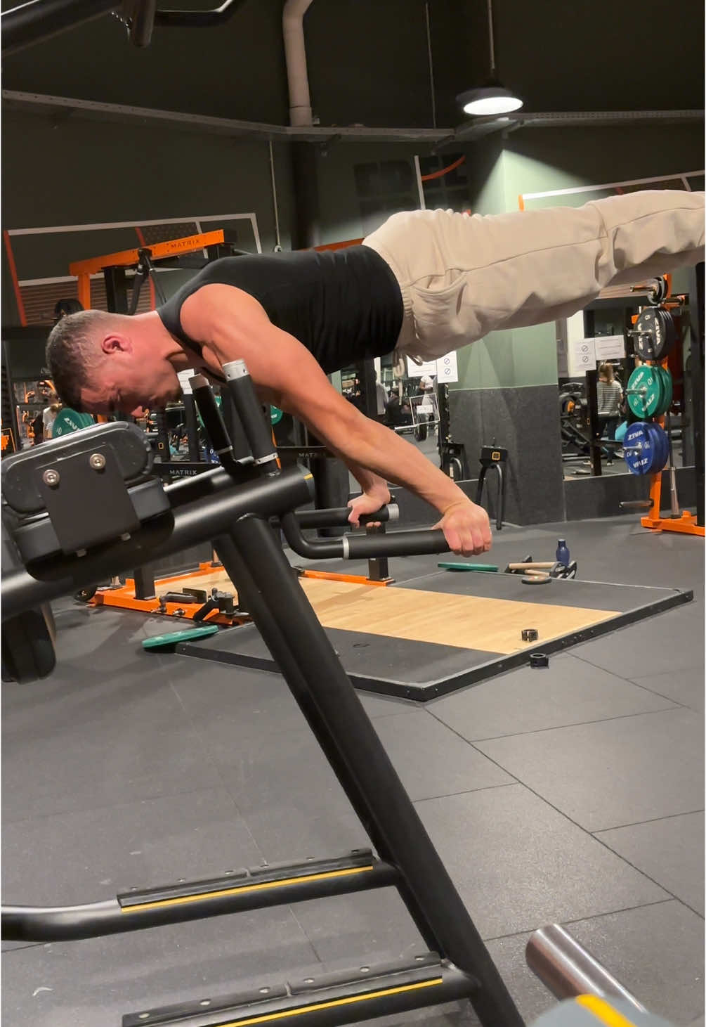 How many dips can you do? #calisthenics #handstand #gym #strength 