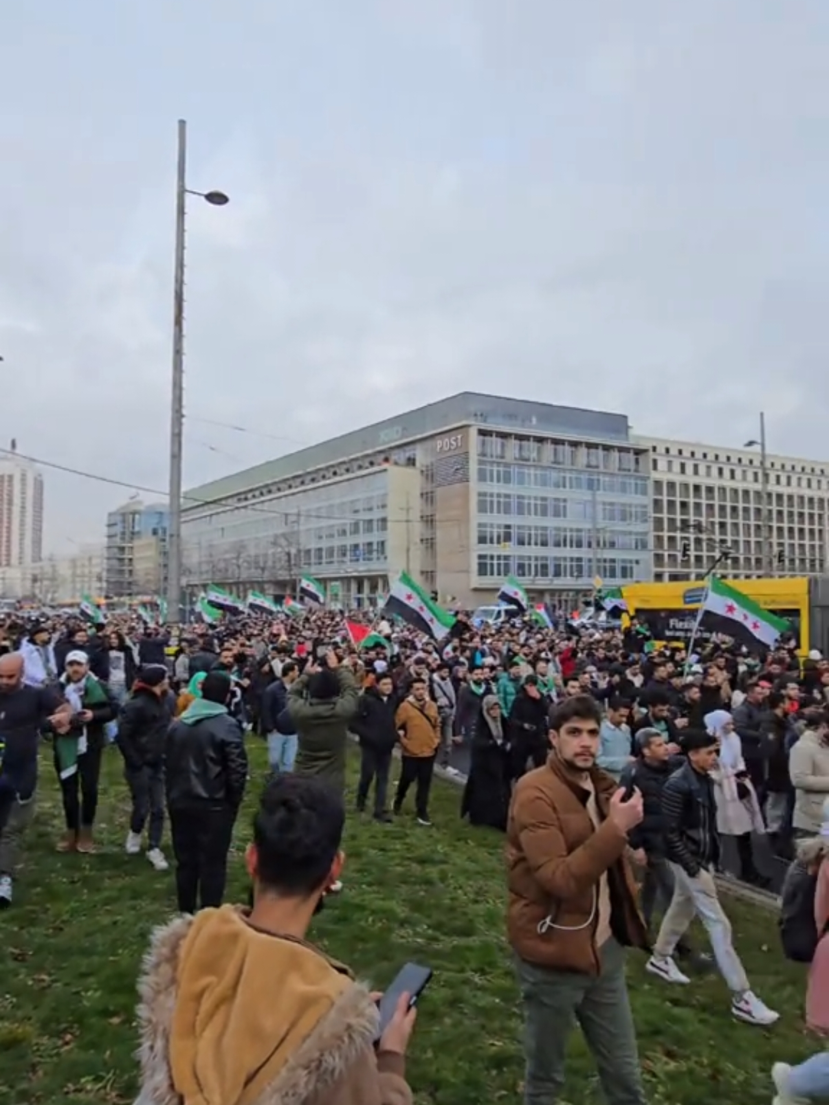 #مسيرة #لايبزيغ #leipzig #💚🤍🖤  #احرار_سوريا #ثورة #leipzig  #الحمدلله_دائماً_وابداً # #CapCut  #الله_اكبر 