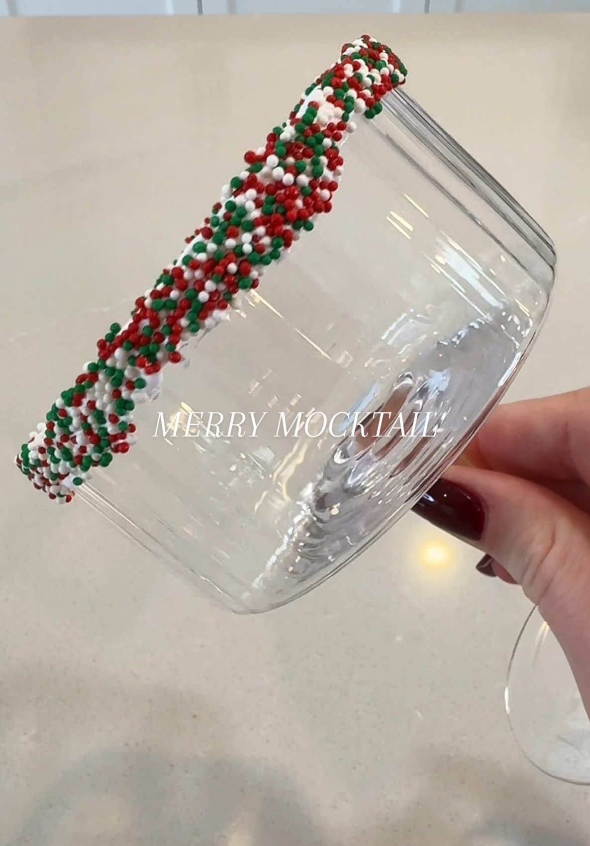 Cranberry Merry Mocktail 🎄 @Bloom Nutrition #bloompartner #christmas #mocktail #drink #cocktails #Recipe #drinktok #christmastiktok #christmastime #satisfying #satisfyingvideo #asmr #asmrsounds 