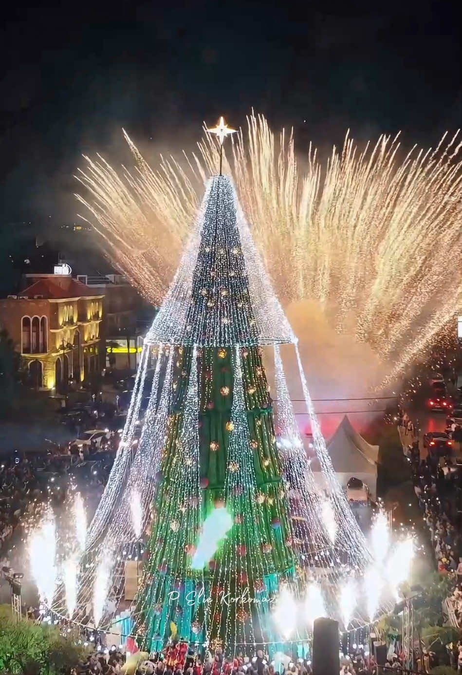 Christmas celebrations in #Byblos 💫🎄 @P Elie Korkomaz  #WeAreLebanon #Lebanon #Lebanese🇱🇧 #lebaneselifestyle #جبيل #لبنان 