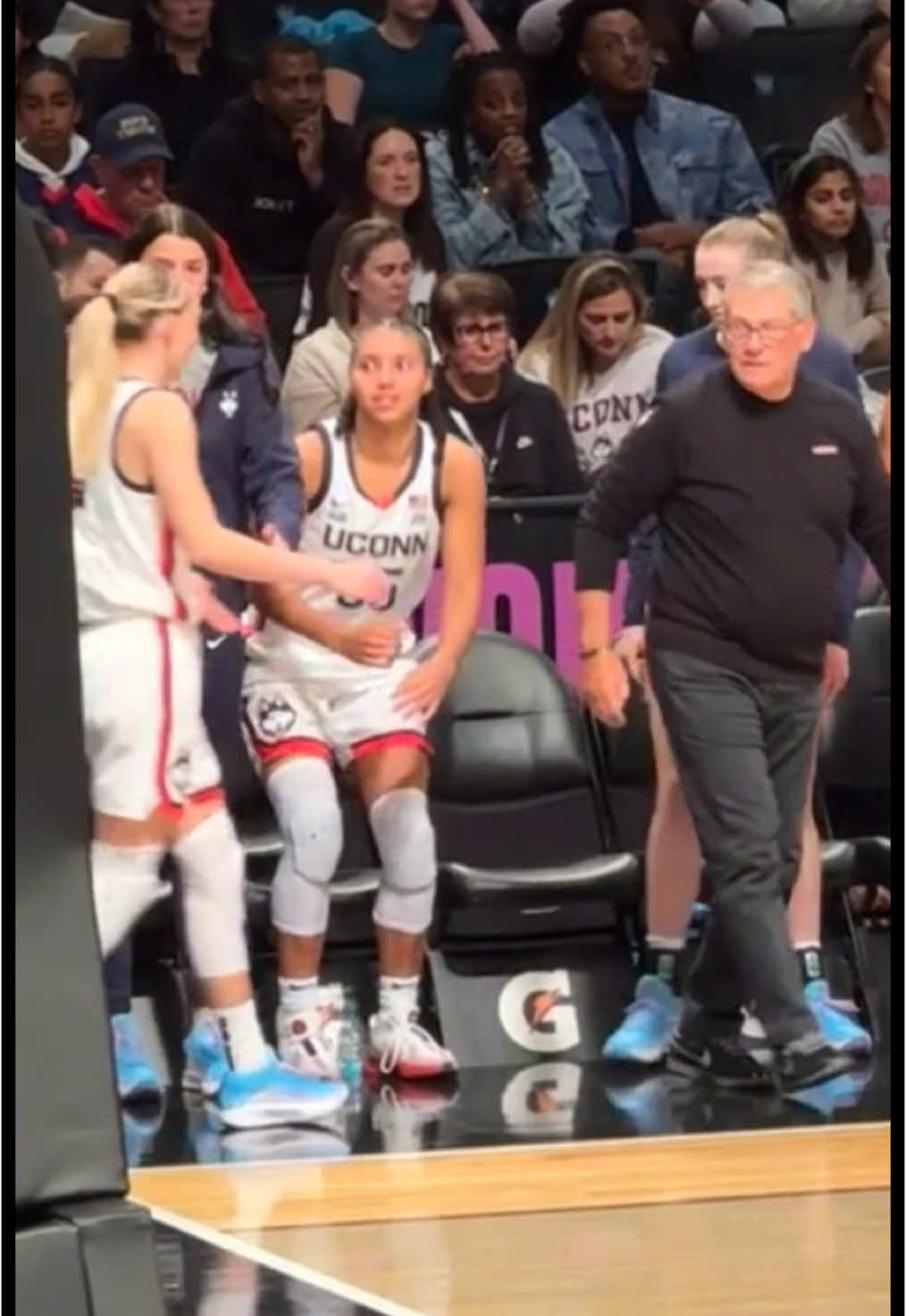 GENO vs PAIGE for Azzi biggest fan #paigebueckers #azzifudd #genoauriemma #uconnwbb #fyp 