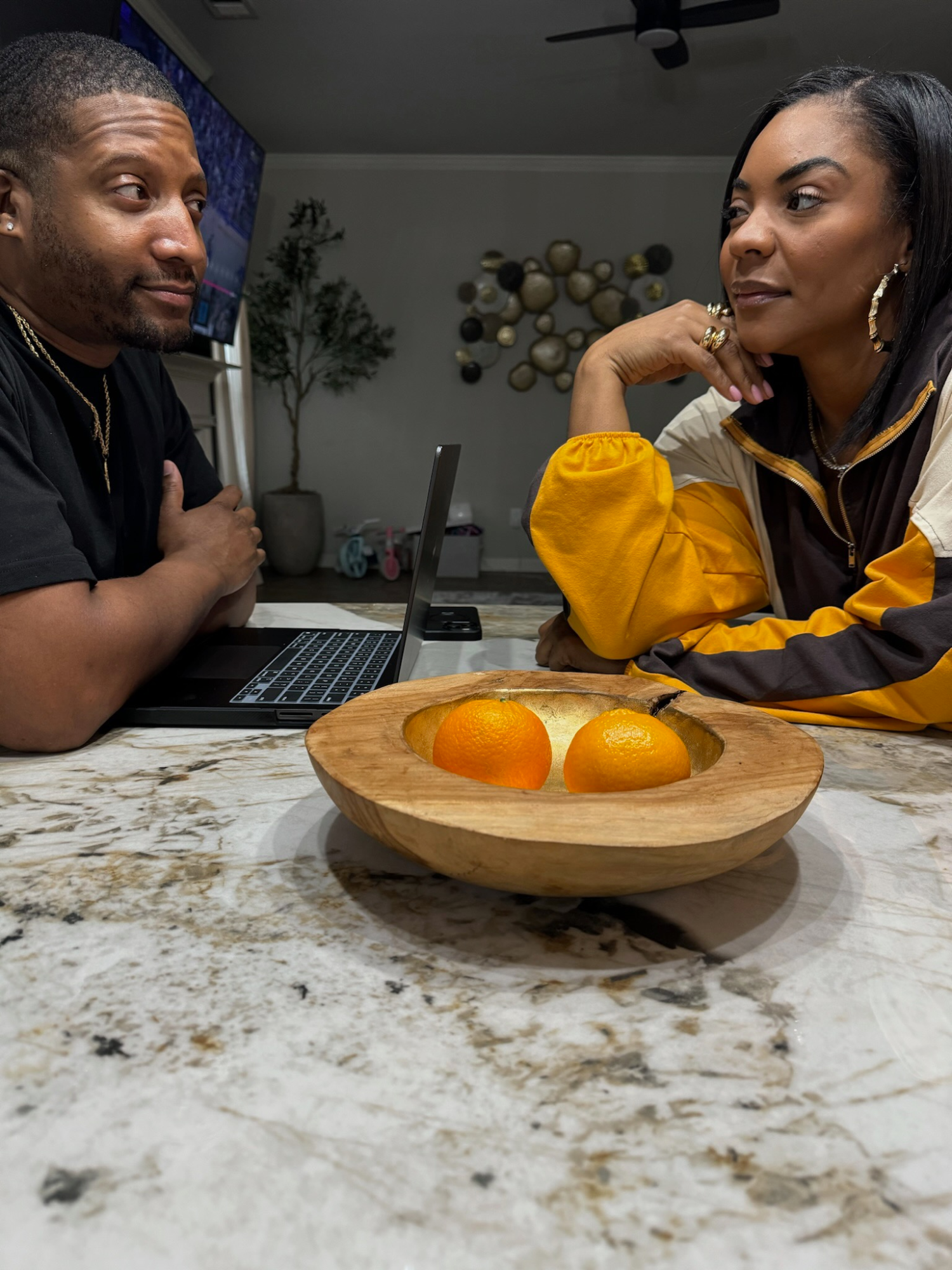 When Ernestine and Jae discuss signing the divorce papers tomorrow! #God #Jesus #Jesusispoppin #Jesusbeenpoppin #kountrywayne #letthatsizzleinyourspirit #helpisontheway #love