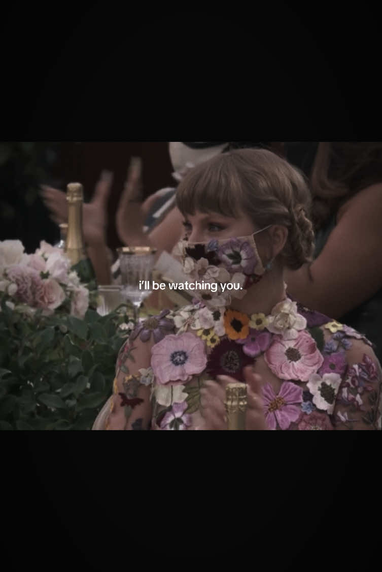 she’s always watching him. #haylor #taylorswift #fyp #harrystyles #momanddad 