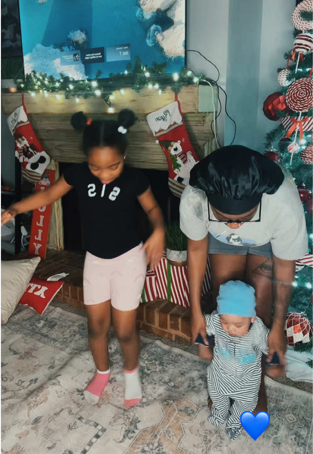 Waiiiiiiiiiit 🤣🥰 Rylee & Rylen 💓💙. Dont ask me nothing about Ryan. She said “IM NOT DANCING WITH NO BABY!”🤣🤣 🤷🏾‍♀️ #fyp #wait #rylee #rylen #momlife #lol #fun #dance #blessed #Siblings #besties 