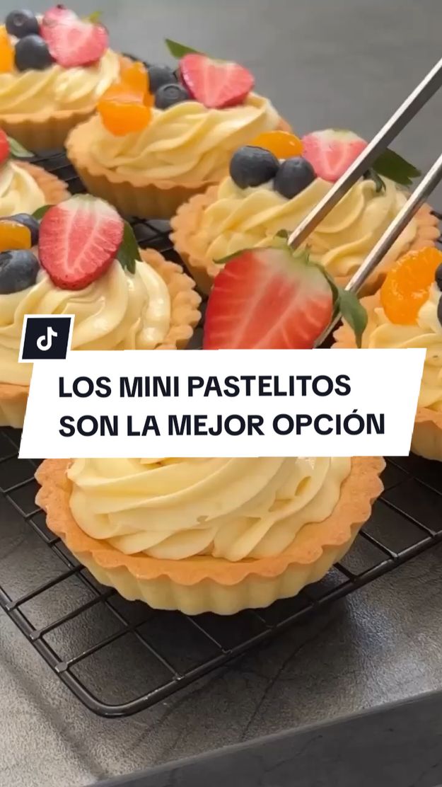 mini pastelitos son lo mejor!! puedes venderlos fácil  ✅ APRENDE PASTELERÍA DESDE CASA EN EL LINK DE MI PERFIL 🧑‍🍳  #pasteleria #minipastel #mini #pastelitos #reposteria #aumentarventas #pasteleriacreativa #emprendimiento #pasteleria 