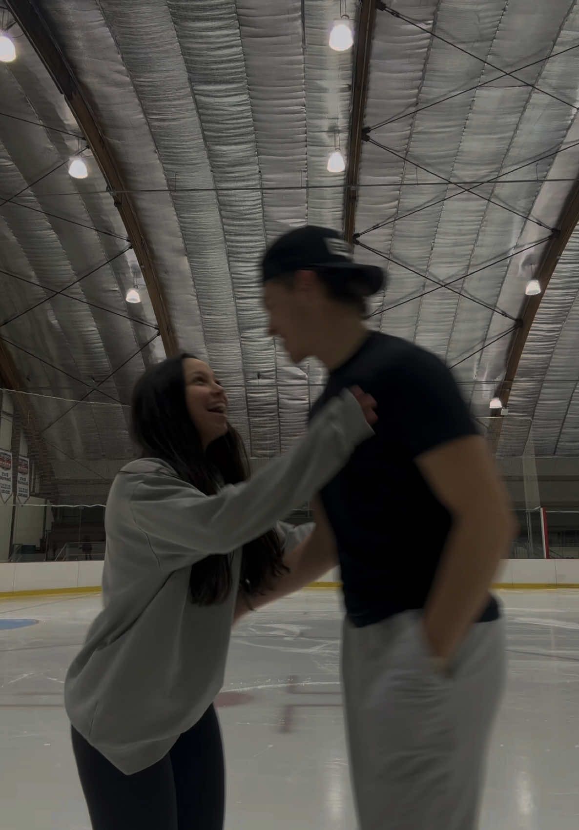 Ice Skating Date!! #icesckating #hockeyromance ☃️🏒