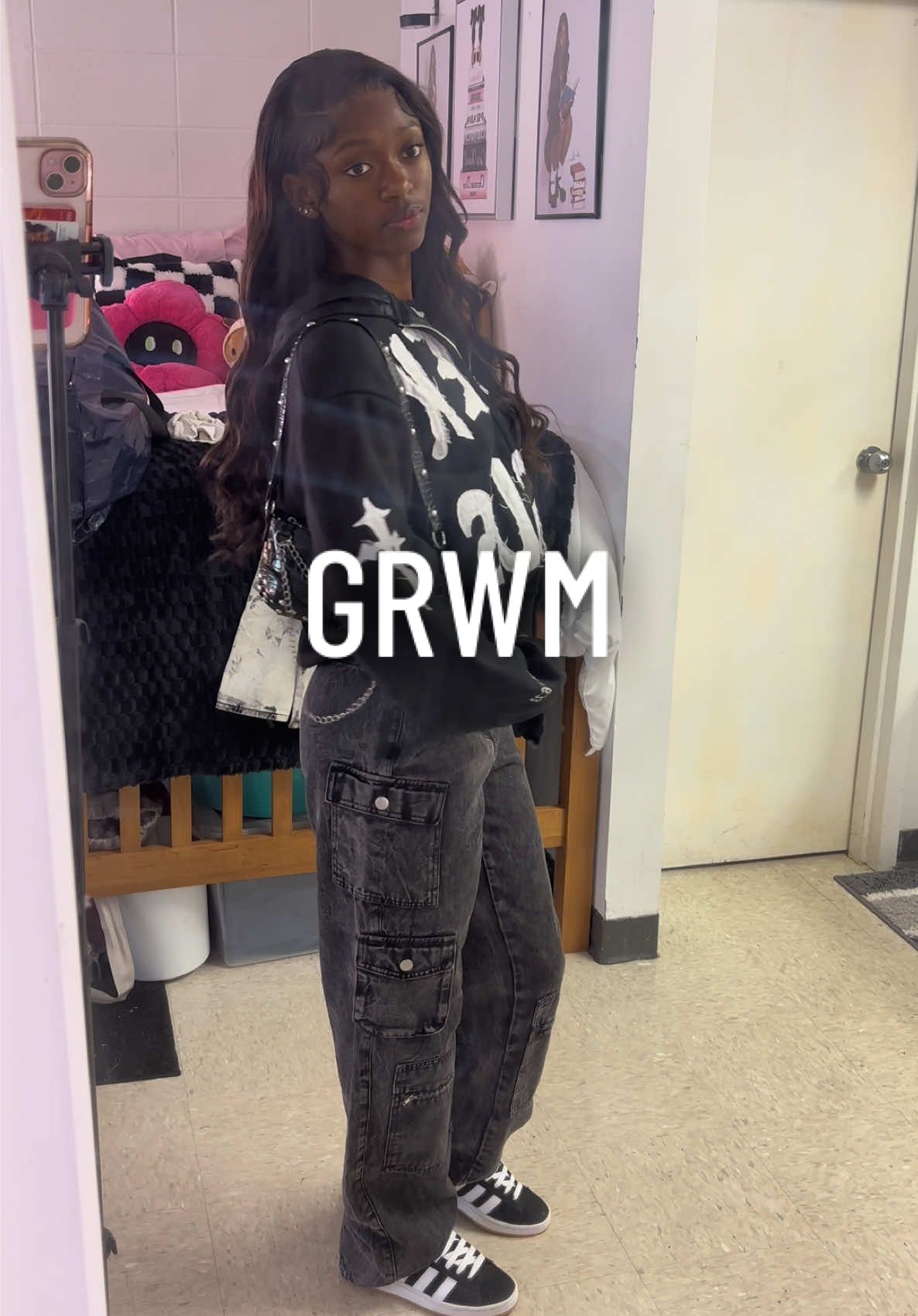 Get dressed with me 🖤 ft jacket from @MESIYASCO #foryou #viral #xyzbca #grwm #getdressedwithme #OOTD #fashion #fashioninspo #streetwear #christian #styleinspo 