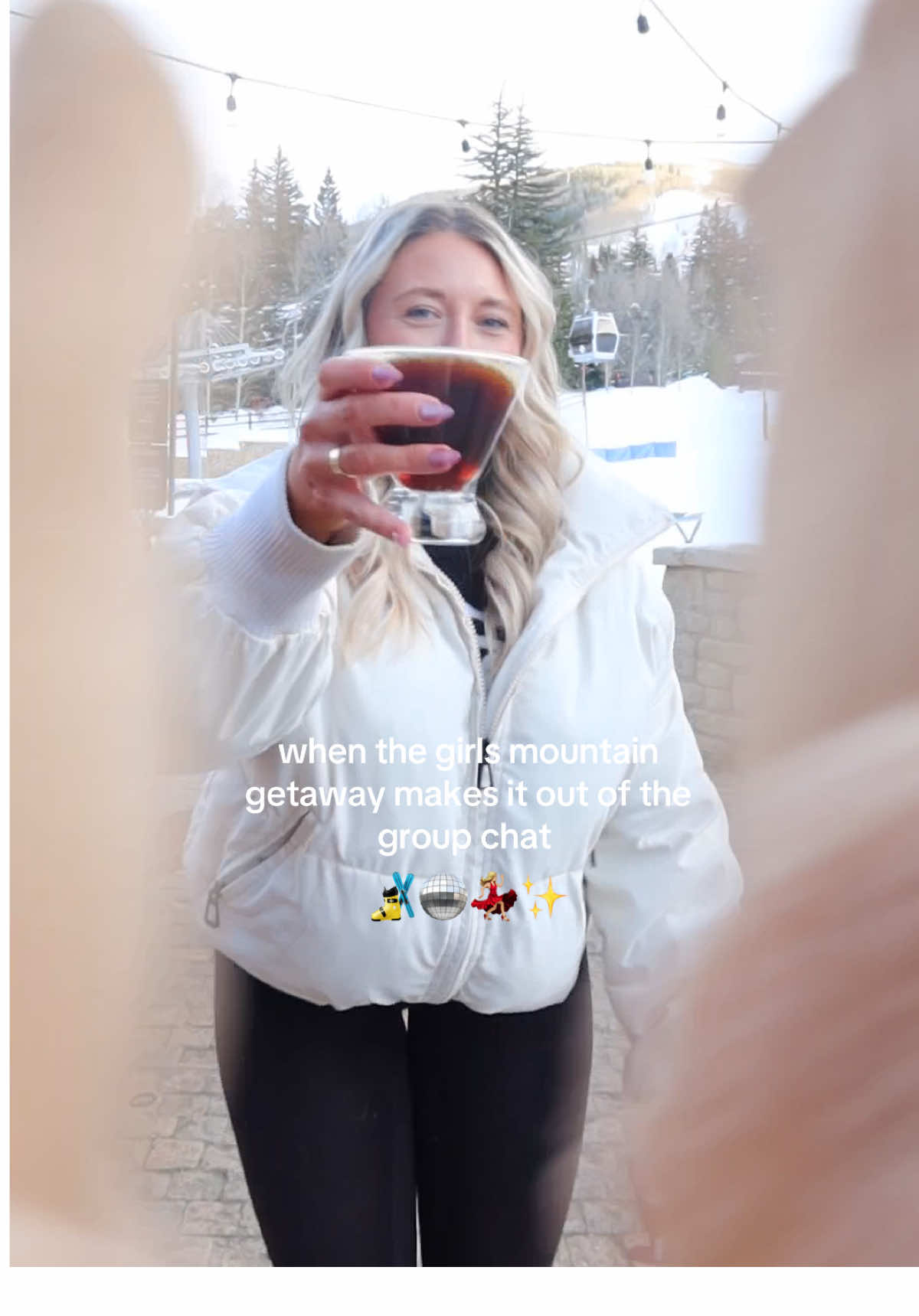 this is your sign to get your girls & head to the mountains for the weekend 🤍💃🏼✨❄️👯‍♀️🍾🎿 #mountaingirl #girlstrip #vailcolorado #girlsweekendgetaway 