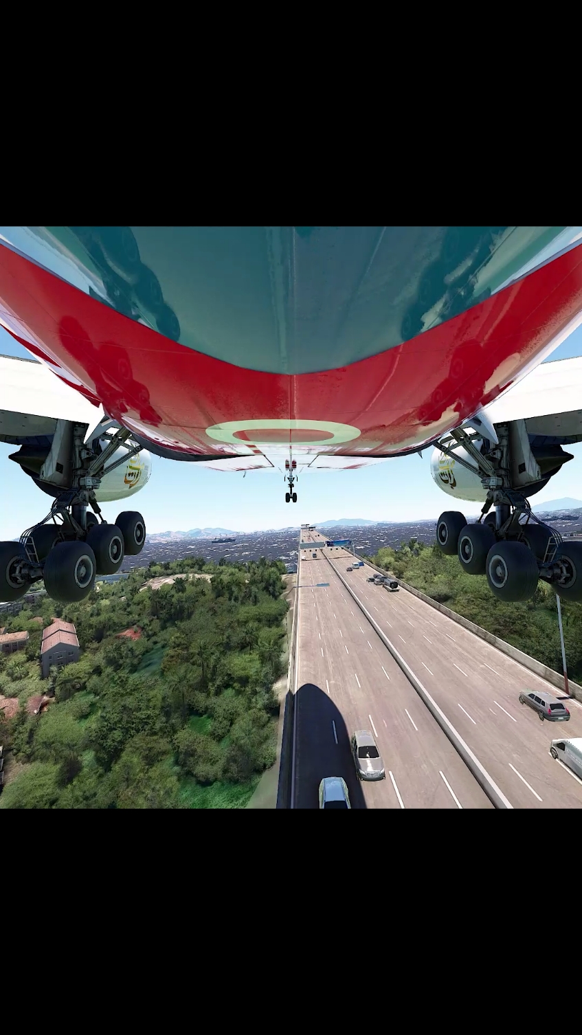 Amazing plane landing #boeing777 #plane #aviation #airport #avgeek #travel #pilot #pilotlife #fyp #foryoupage