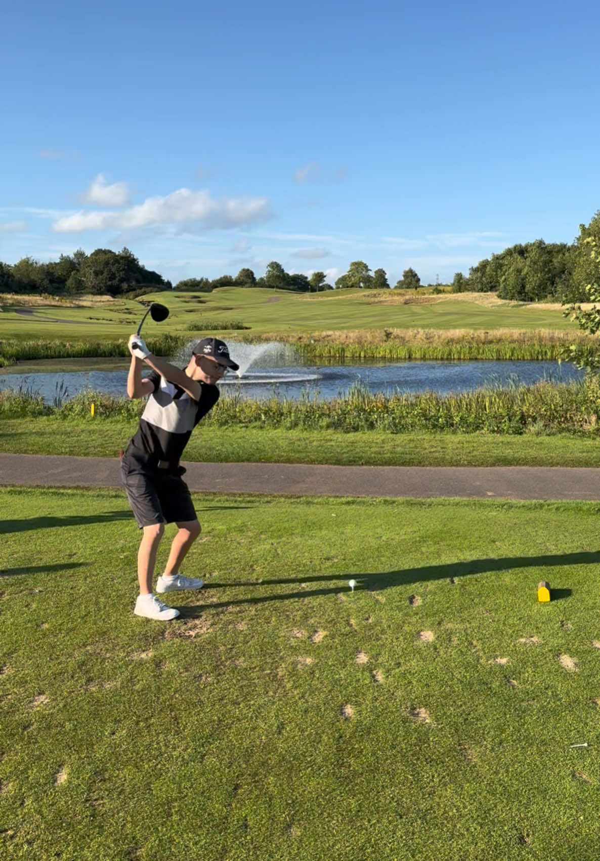 Throw back to my first round with my new TitleistGT3 Driver • • • • #titleist #titlestgolf #teamtitleist #titleistdriver2024 #titleistprov1x #romanroad #shortpar4 #sunnyday #bluesky #waterfeature #teeshot #yellowtees #hole17 #nikegolf #nikegolfshoes #2010rydercup #celticmanor #celticmanorresort #celticmanor_newport_wales #celticmanorgolf #titleistplayersglove #calvinklein #underamour #underarmourgolfshorts #golflife #walesgolf 