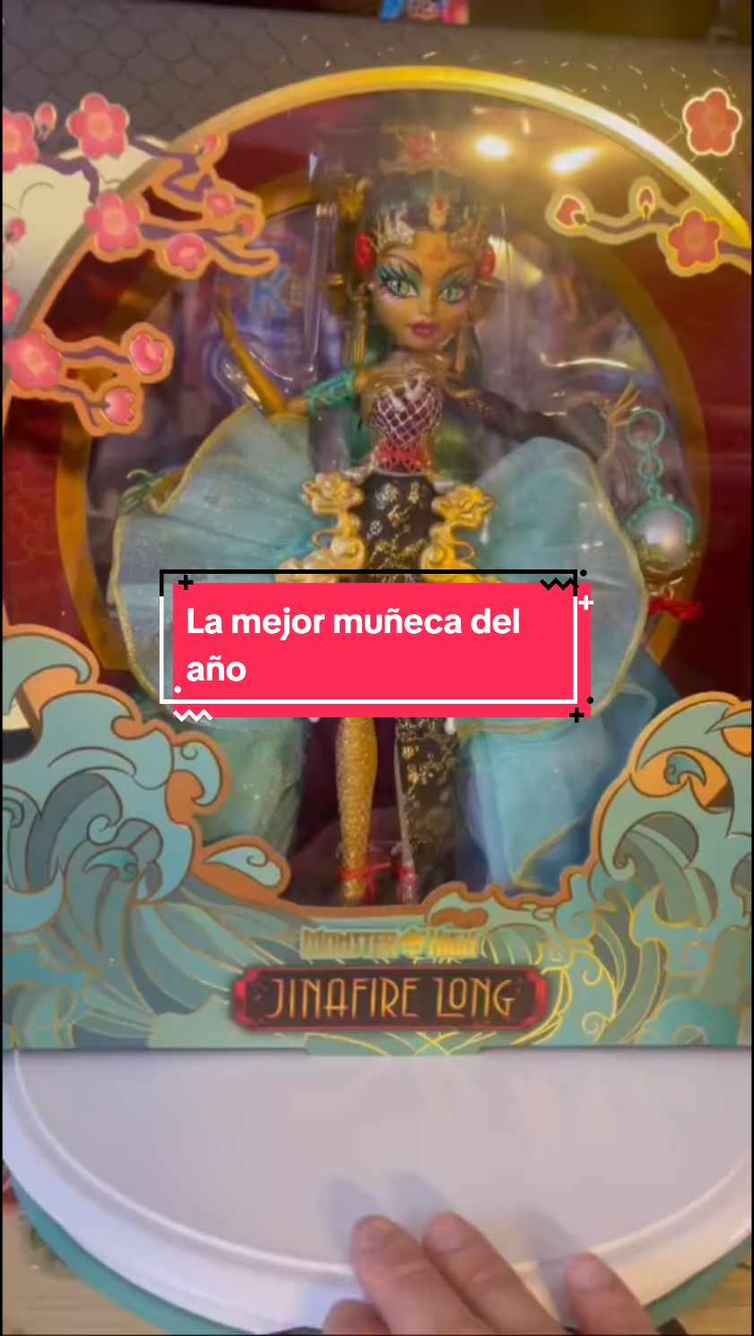 La muñeca del año créditos: @orlandomunozsolis (IG) #jinafirelong #jinafire #monsterhigh #monster #high #doll #muñecas #coleccion #coleccionista #coleccionistademuñecas #favoritas #mh #dolls #monsterhighmexico #draculaura #clawdeenwolf #mexicocolecion #monsterhigh2024  #parati #collector #hountcouture #sandiegocomiccon #monsterhigh2024 #fyp #monsterhighdolls #monsterhighlatino #coleccionistas #monsterhighg3 #mymattelcreations #mattel #foryou #skullector #drac #colección #gay @Monster High