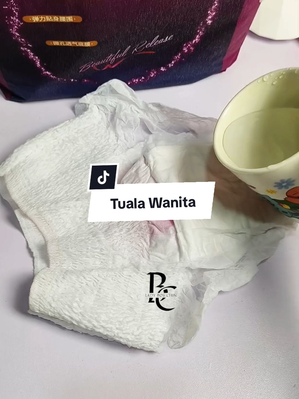 Tuala wanita Yufuyun direka khas dengan teknologi kalis bocor 360° dan material yang nipis serta bernafas, memberikan keselesaan sepanjang hari. Sesuai untuk digunakan siang atau malam, juga untuk wanita hamil dan selepas bersalin. Pek eksklusif 30 helai untuk perlindungan maksimum! #TualaWanita #Yufuyun #kalisbocor  #KeselesaanMaksimum #WanitaHamil #SelepasBersalin #haidnyaman #FeminineCare #KesihatanWanita #ladyboschin 